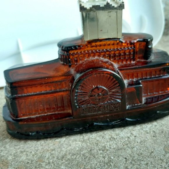 Vintage Avon "NATCHEZ Decanter Steamboat Glass - Picture 5 of 12